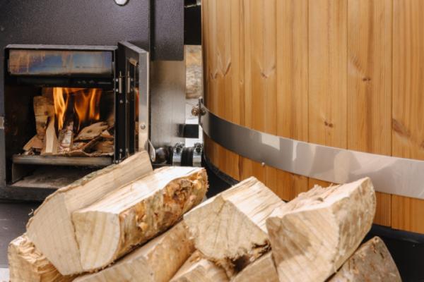 Get your pile of logs at the ready and enjoy the warming goodness of a wood-fired hot tub in your outdoor space. The perfect way to spend a Sunday afternoon, wouldn't you agree?⁠
⁠
There's more info at our bio link.⁠
⁠
#WhyKirami #ForTheLoveOfTubs #HotTubs #kirami #warmerfeelings  #woodfired #hottubs #ukstaycation #luxury #saunas #createyourescapewithkirami #GardenInspo