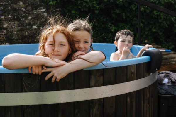 Hot tubs aren’t just for adults🛁👧👦⁠
⁠
At Kirami, we make tubs the whole family can enjoy safe, warm and full of fun! 💦❤️⁠
⁠
Because happy memories start with a good soak.⁠
⁠
#Kirami #FamilyFun #HotTubLife #SafeSoaking #MadeForAllAges
