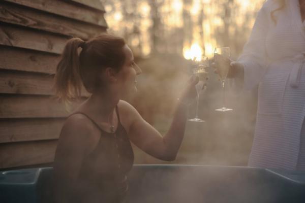 💫Warm & Inviting💫⁠
⁠
The days are cooler, the nights are longer… and that means one thing cosy season has officially begun. 🍁⁠
⁠
There’s nothing quite like stepping into the soothing warmth of a Kirami sauna, feeling the steam rise as crisp autumn air drifts outside. The perfect escape from November’s chill pure relaxation, Finnish style. 🌫️✨⁠
⁠
#CosySeason #KiramiUK #SaunaLife #AutumnVibes #NordicWellness #OutdoorLiving