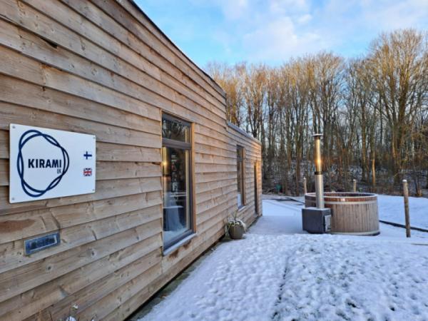 a snowy kirami uk showroom 2023