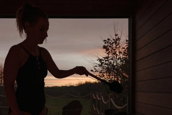 Today is World Health Day and all about celebrating the small habits that help us feel healthier, happier and more balanced.⁠
⁠
Sauna bathing has long been part of wellness routines around the world and for good reason. Just a short session can support both body and mind.⁠
⁠
🔥 Reduce stress – the warmth helps your body relax and unwind⁠
💪 Aid muscle recovery – perfect after exercise or a busy day⁠
🧠 Support mental wellbeing – time to switch off and reset⁠
⁠
Whether it’s a quiet moment to yourself or time shared with friends and family, a sauna session is a simple way to prioritise your wellbeing.⁠
⁠
How will you relax today?🧖‍♀️⁠
⁠
#WorldHealthDay #KiramiUK #SaunaWellness #OutdoorWellness #SaunaLife